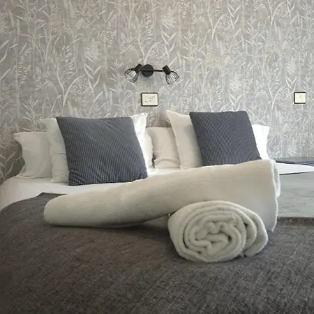 Hotel Arenales De 2*