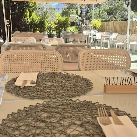 Hotel Arenales De 2*